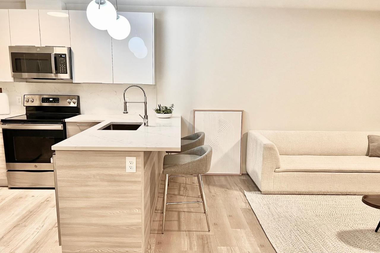 Modern 2 Bed Furnished Apartment In Куинси Экстерьер фото