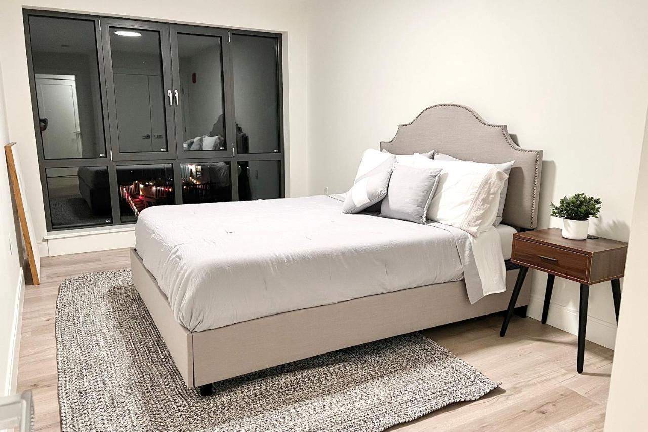 Modern 2 Bed Furnished Apartment In Куинси Экстерьер фото