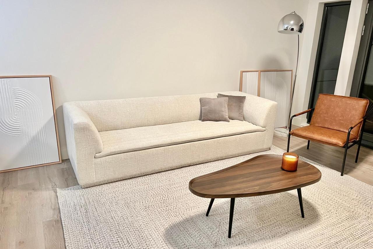 Modern 2 Bed Furnished Apartment In Куинси Экстерьер фото