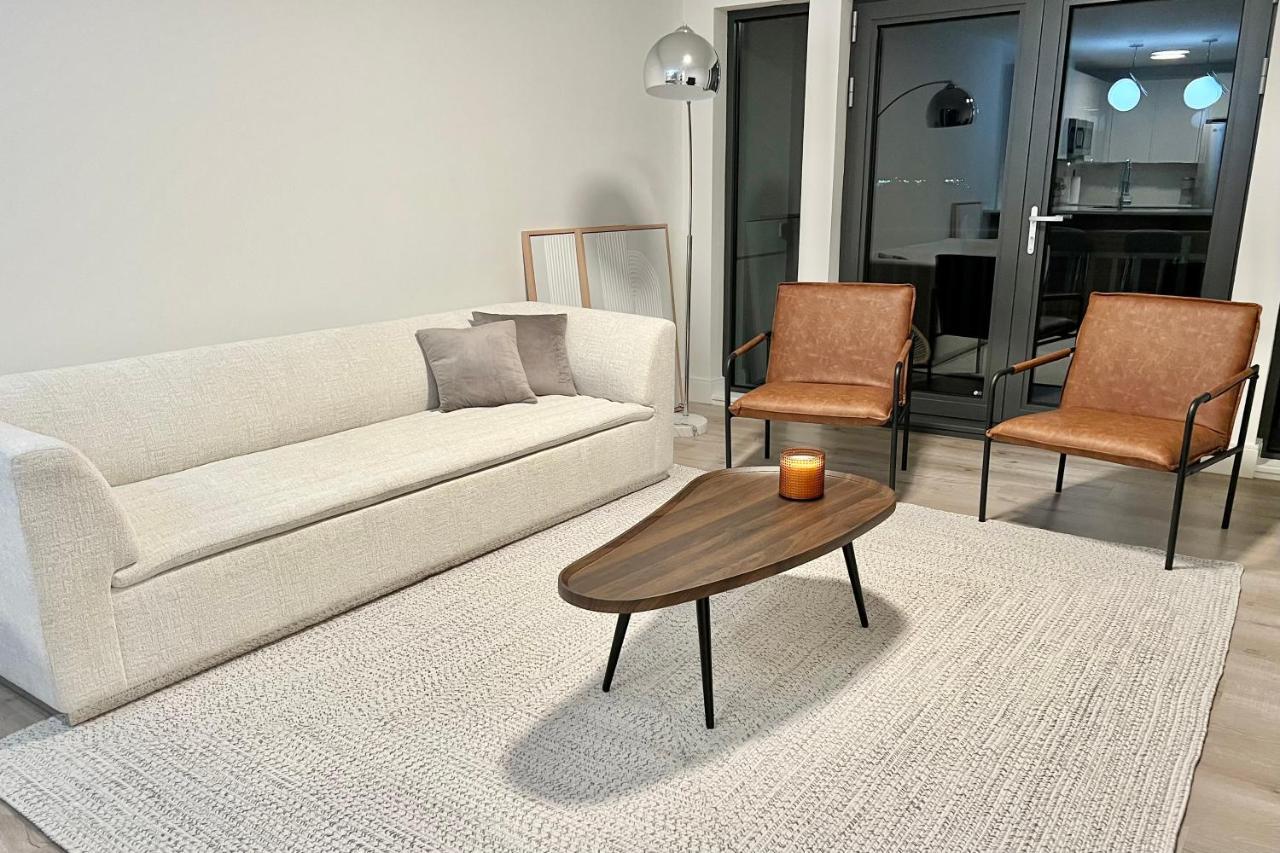 Modern 2 Bed Furnished Apartment In Куинси Экстерьер фото